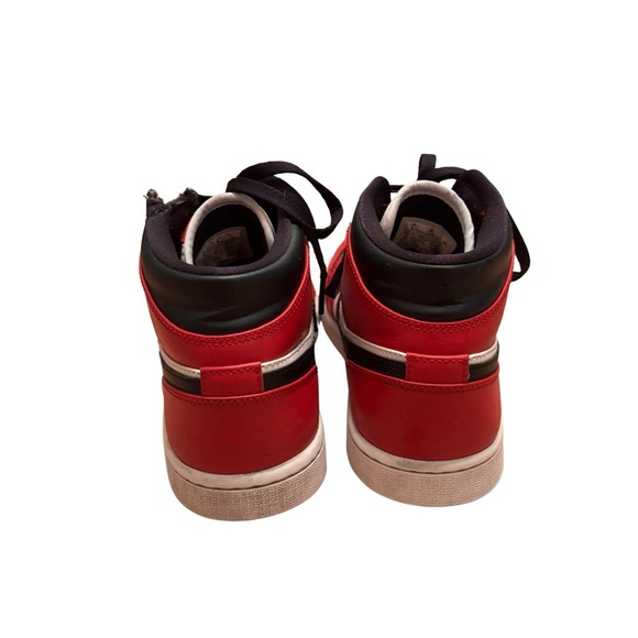 Air Jordan 1 Chicago High Top - Picture 3 of 4